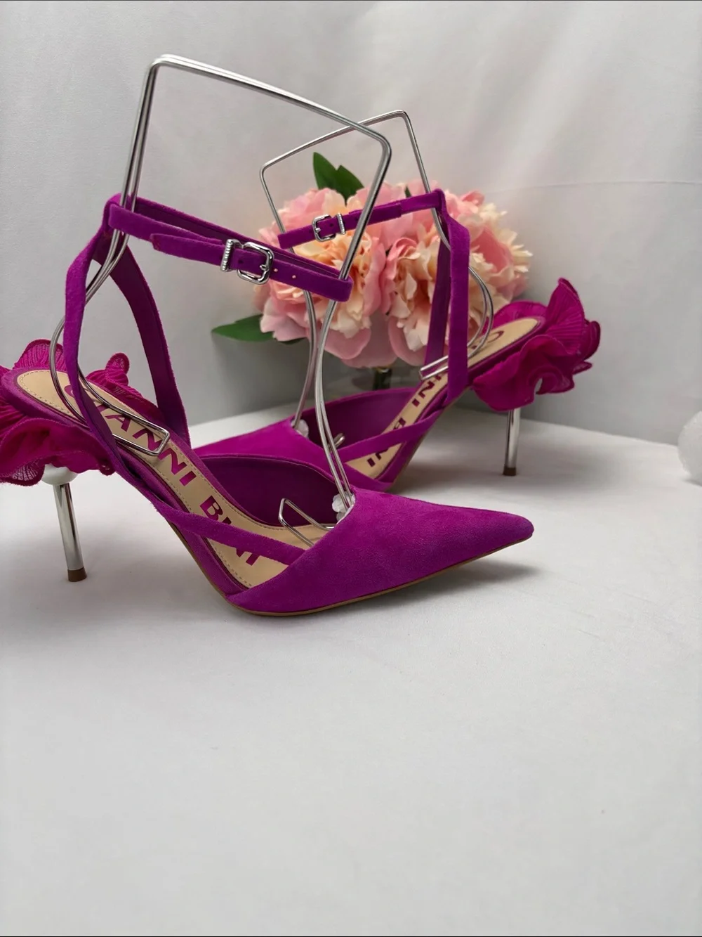 Gianni Bini Womens 8.5 Fuchsia Pointed Toe Pearl-Heel Statement Pumps#717